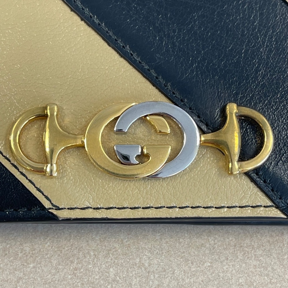 GUCCI Zumi Calfskin Leather Wallet w/ Black & Beige Diagonal Stripe- Preowned - Picture 4 of 15
